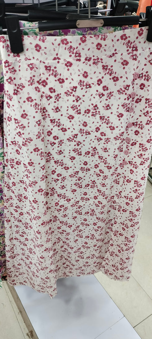 Floral Slit Skirts Embedded With Buttons